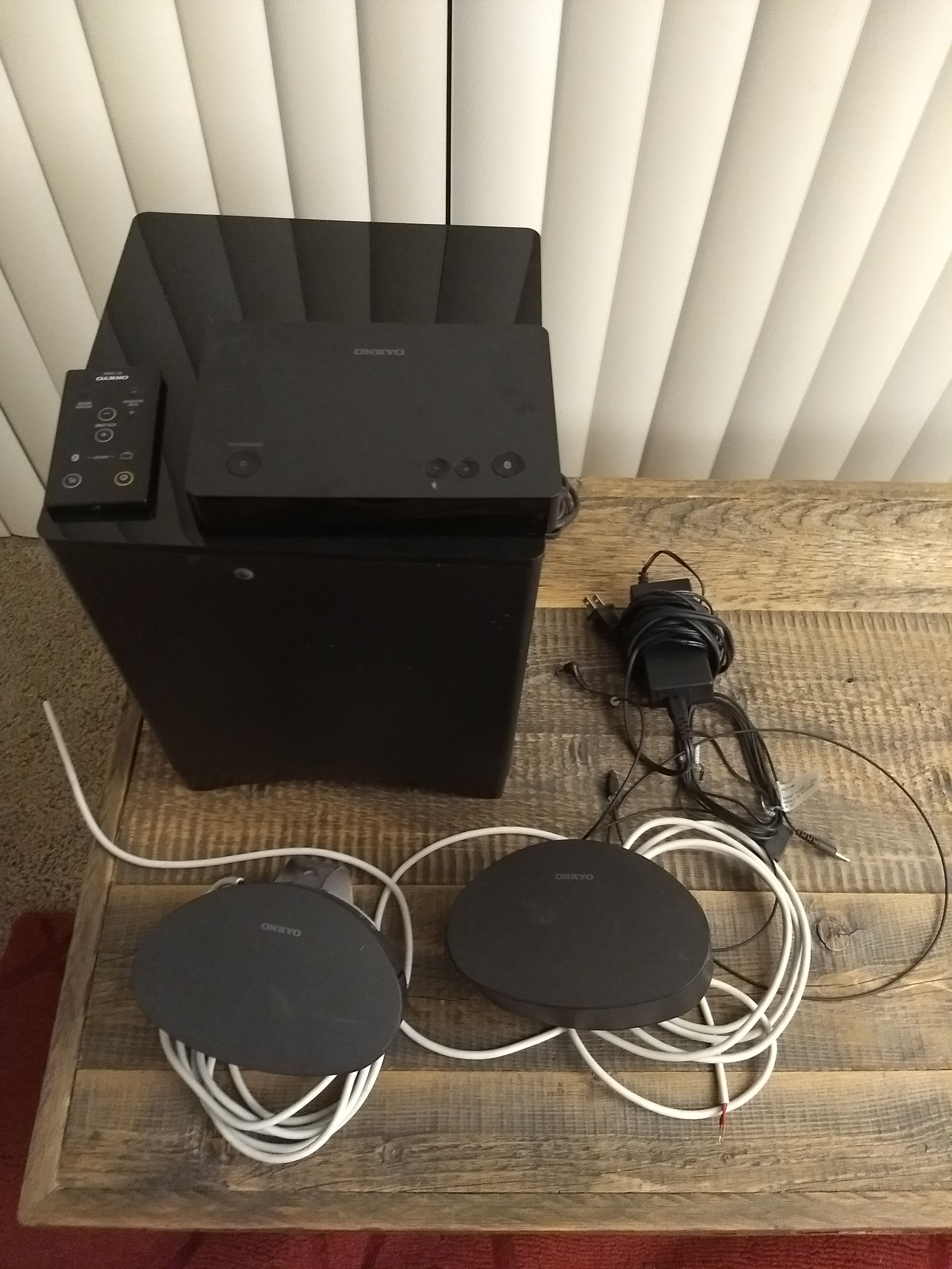 Onkyo LS3100 - 2.1 powered TV speaker system with Bluetooth streaming and subwoofer