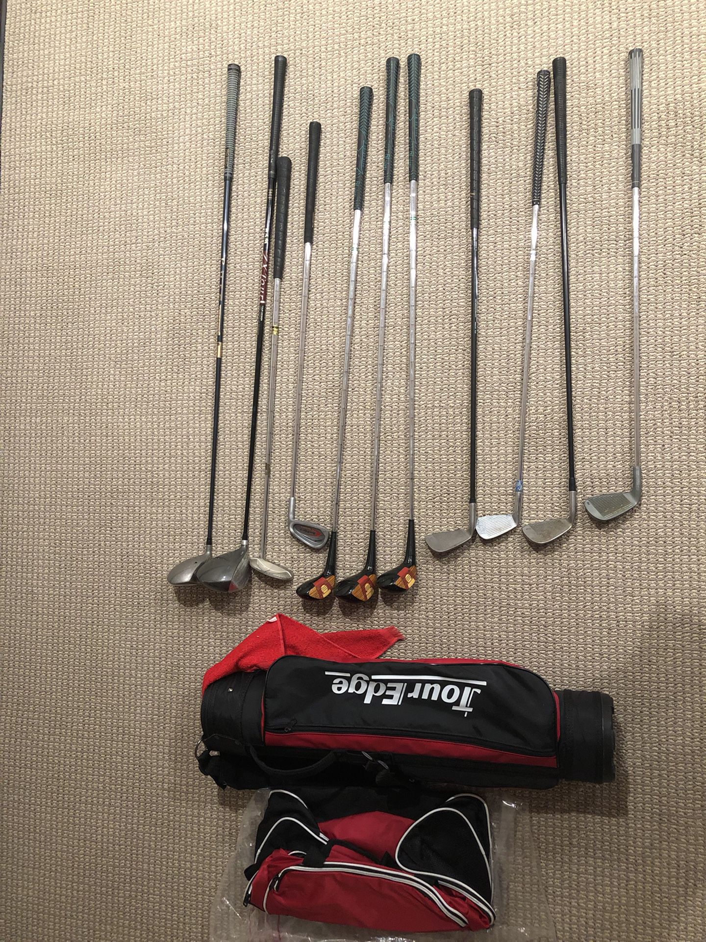 Golf Clubs / Set with golf bag & new duffle bag