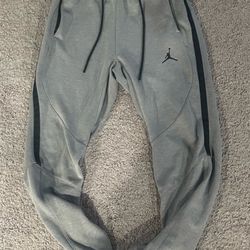 Grey Jordan tracksuit bottoms #tracksuit