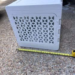 Dog Crate KindTail - Like New!