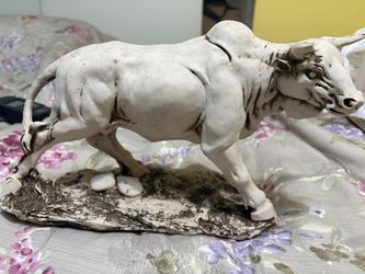 Bull statue Decor
