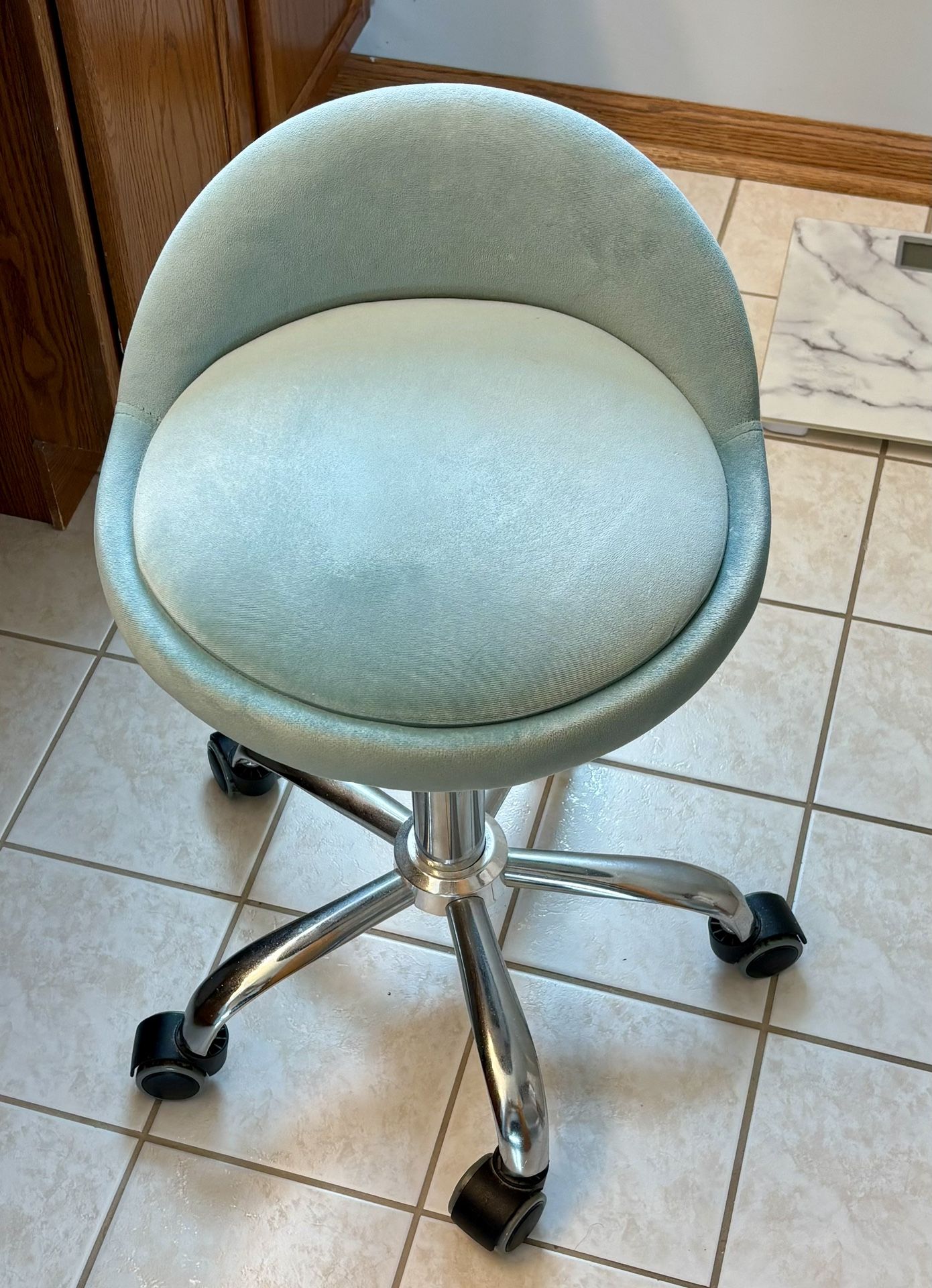 Swivel Stool