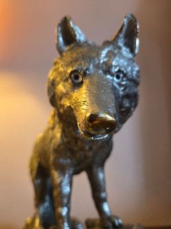 Wolf Statue