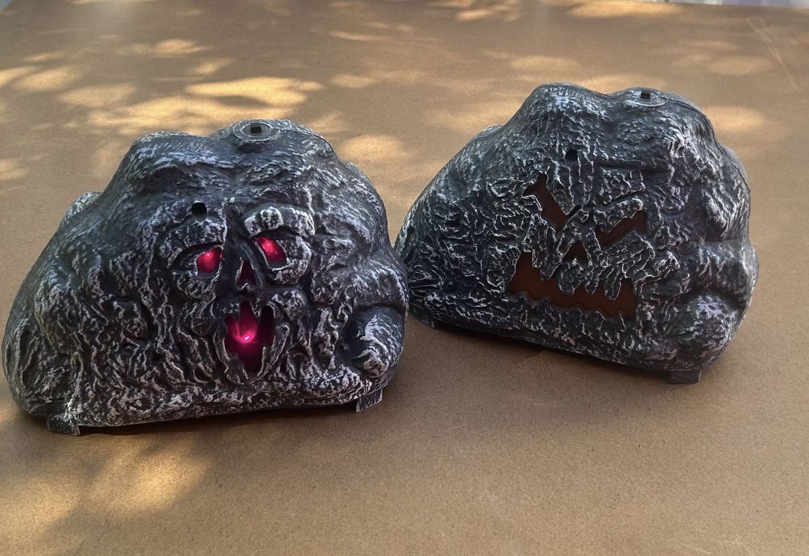 Gemmy HALLOWEEN “Talking Rock’s”HALLOWEEN Prop’s LAWN Decoration’s  👀 (please read description)