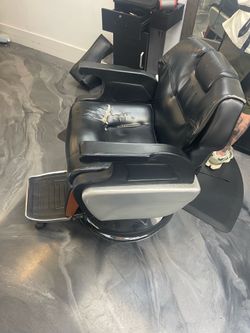 6 barber chairs