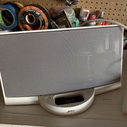 Bose Speaker Docking Station. Original iPod Adapter 
