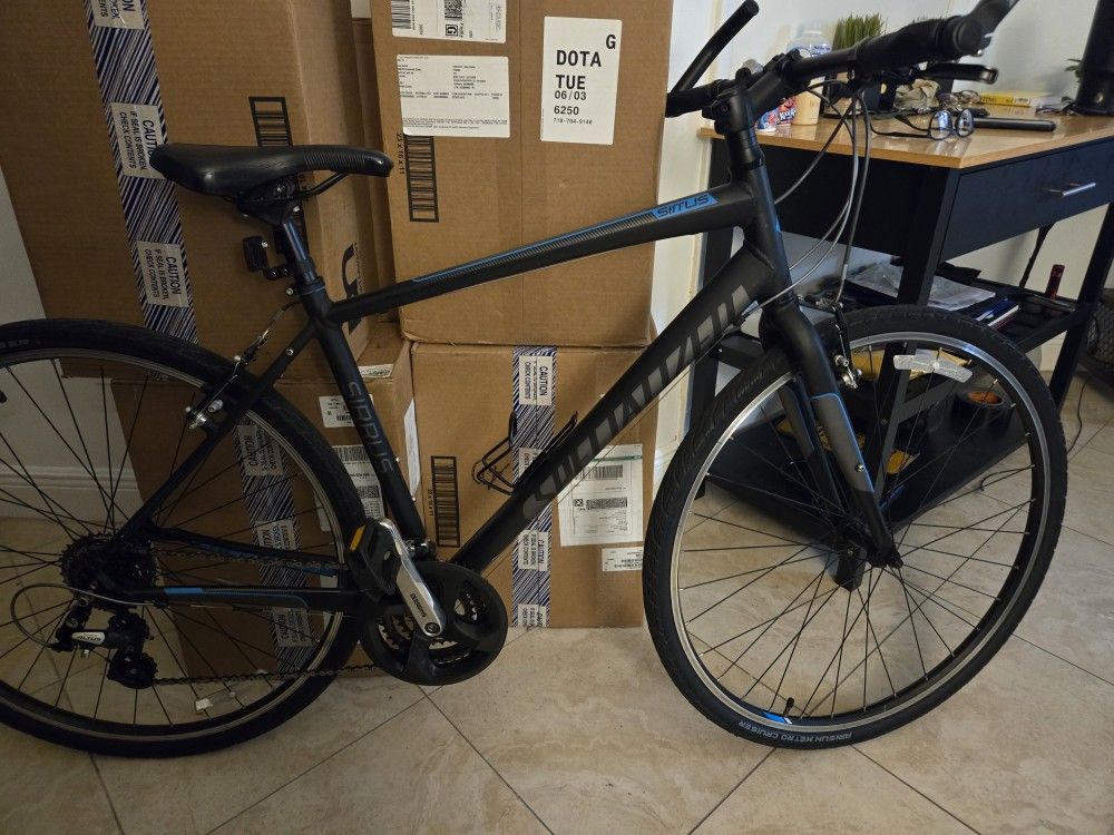 Specialized Sirrus 4.0 Hybrid Bike New Tires
