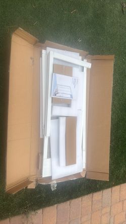 Sliding pet door