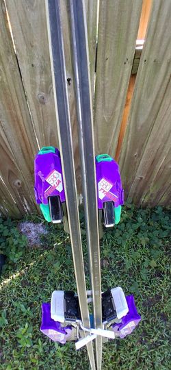 ROSSIGNOL skis