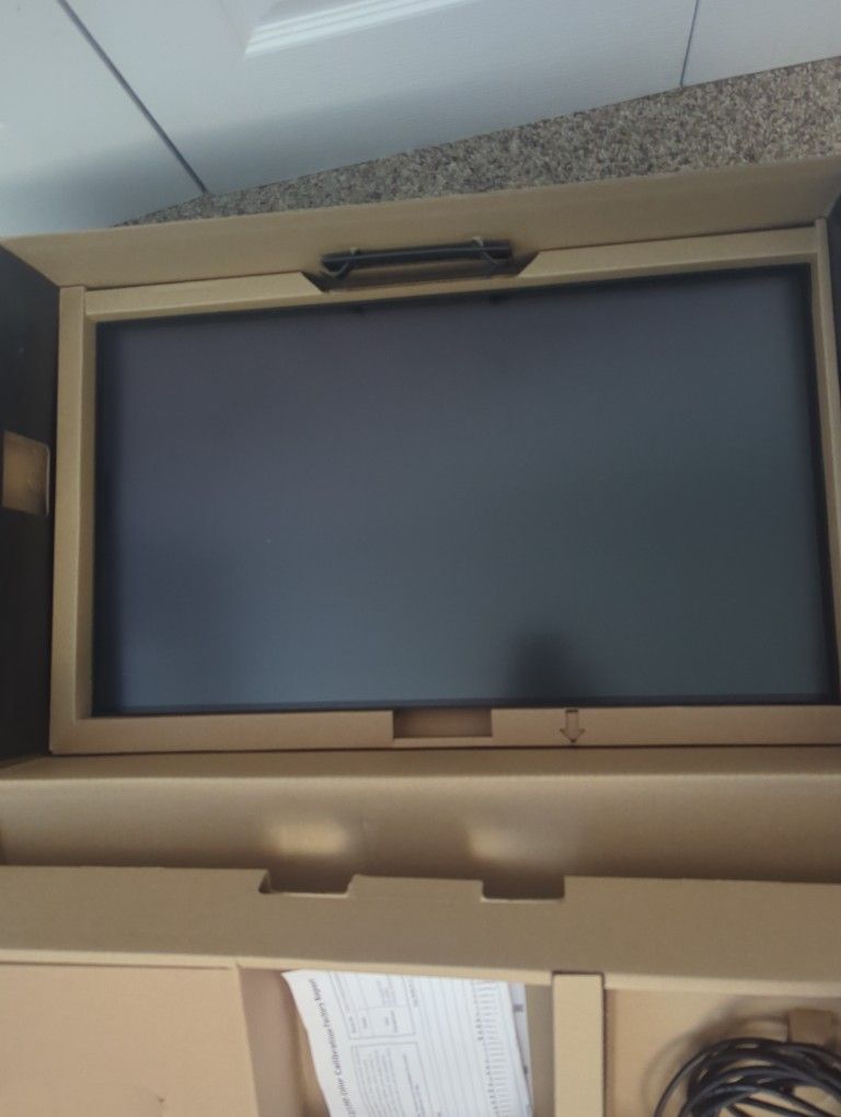 Lenovo 27 Inch Monitor - 2 Pieces
