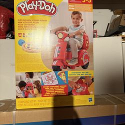 Play-Doh Pizza Delivery Scooter Playset, Large Ride-On Play Food