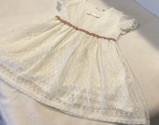 “Girls Dress” Sz 4/5 Cream Lace Over Cream Underskirt, Bow accent, Fancy, Richie House
