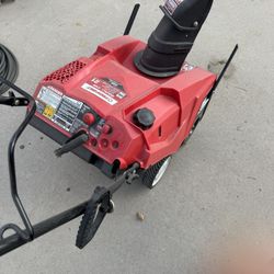 21” Snow Blower Troy bilt Squall 2100