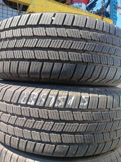 Vendo 2 Llantas Usadas 235 75 15 Michelin
