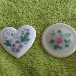 Two Vintage Avon Collectible Floral Pins/ Brooches Great For Mother's Day