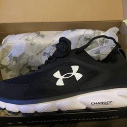 8.5 X-wide new Under Armor Shoes 
