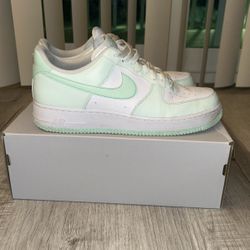 AF1 Barely Green Sz 11