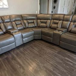 New Power Recliner Sectional Couch / Free Delivery 