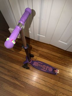 Micro Maxi LED Scooter