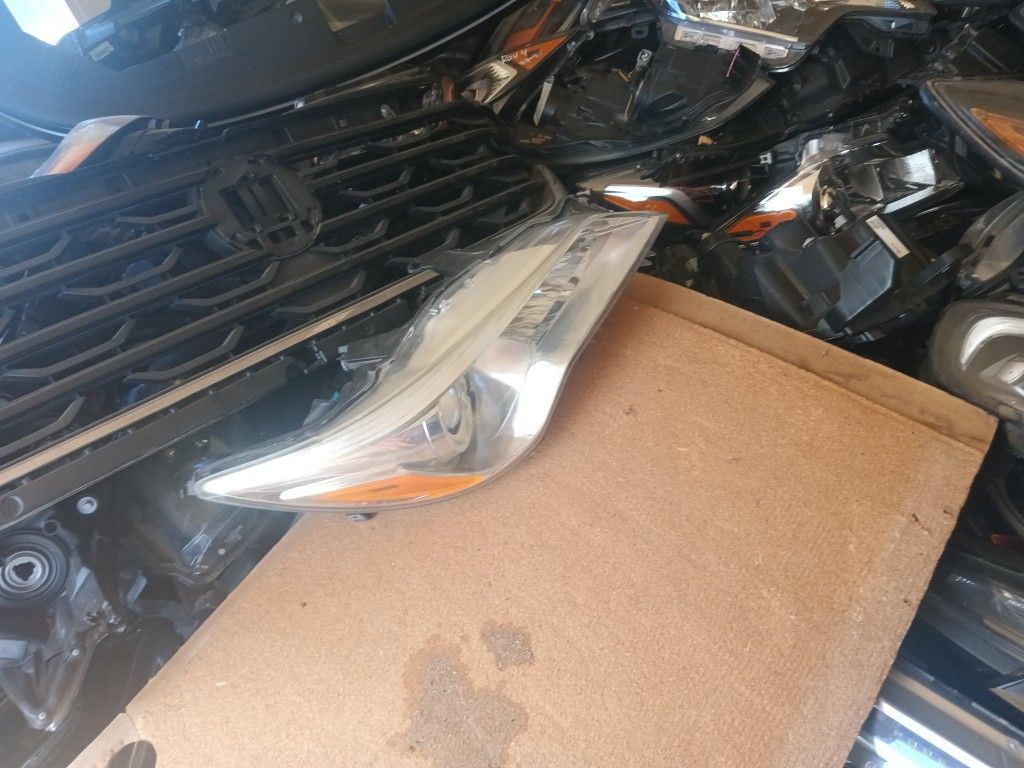 2015-2017 Toyota Camry Right Side Headlight