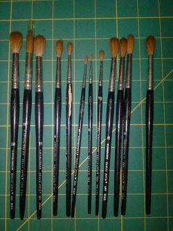 12 Vintage Grumbacher Brushes 