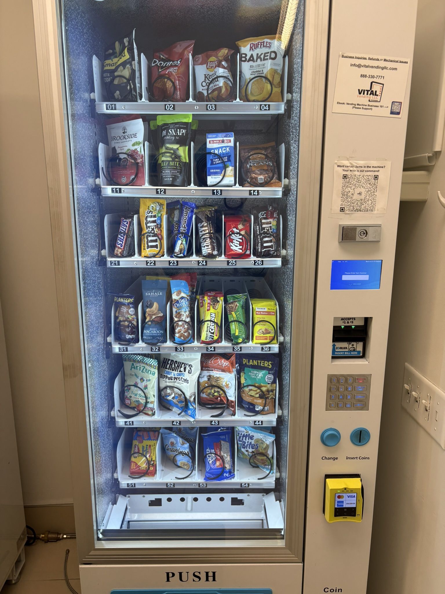 Vending Machine: Snack Machine, Glass front