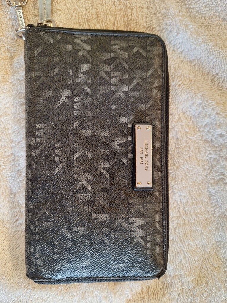 Michael Kors Purse/Wallet