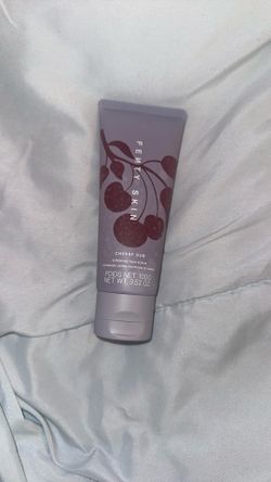 Fenty Cherry Scrub