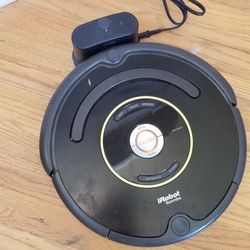 NEW cond I ROBOT VACUUM CLEANER WITH ATTACHMENTS  , AMAZING POWER SUCTION  , WORKS EXCELLENT  , IN THE BOX 