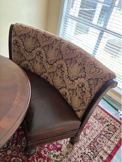 Traditional Dining Room Table