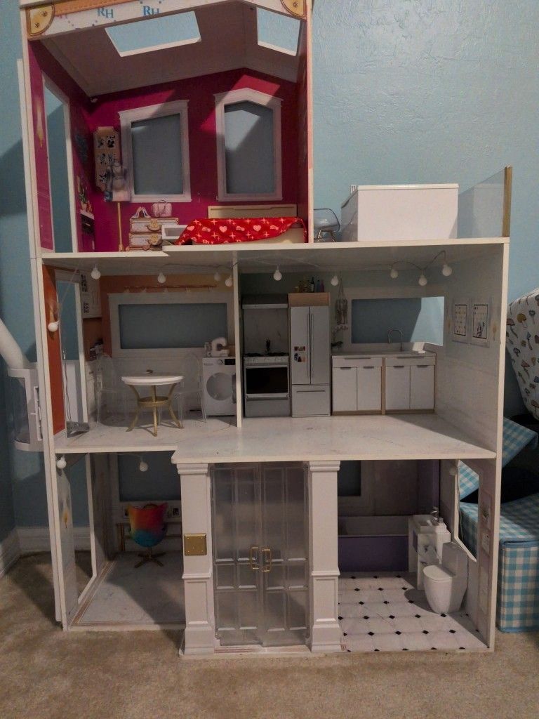 Rainbow High Dolls And House With Accessories