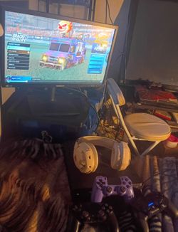 Ps4 with games & controller