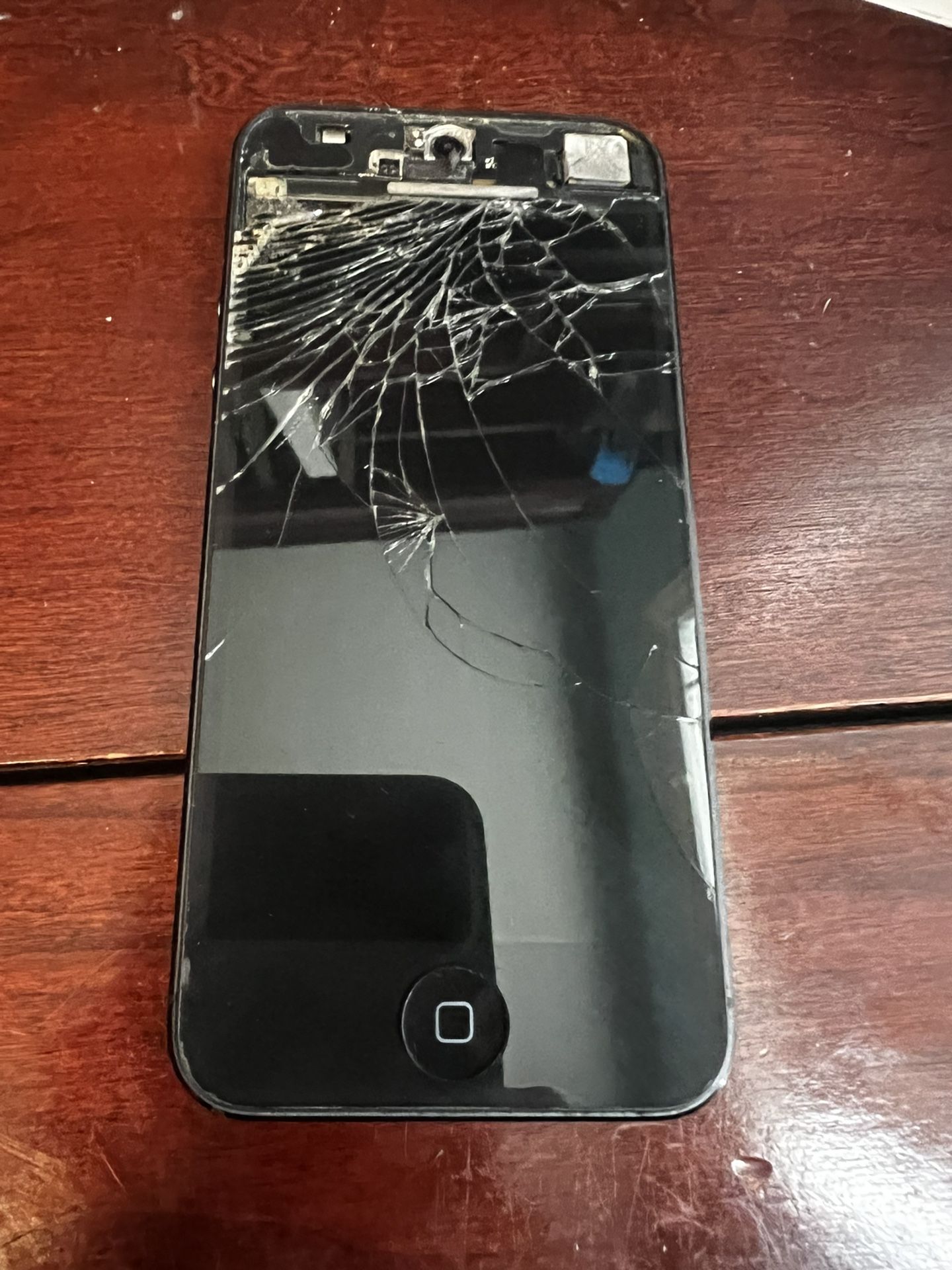 iPhone 5 Unlocked (For Parts)