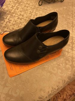 Clarks Size 8.5W Womens Size