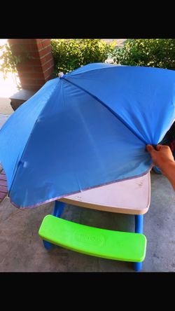 Kid picnic table