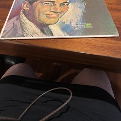 Dean Martin Everybody Loves Somebody music album