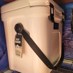 Brand New YETI Roadie 24 Hard Cooler $230 Pickup In Oakdale 