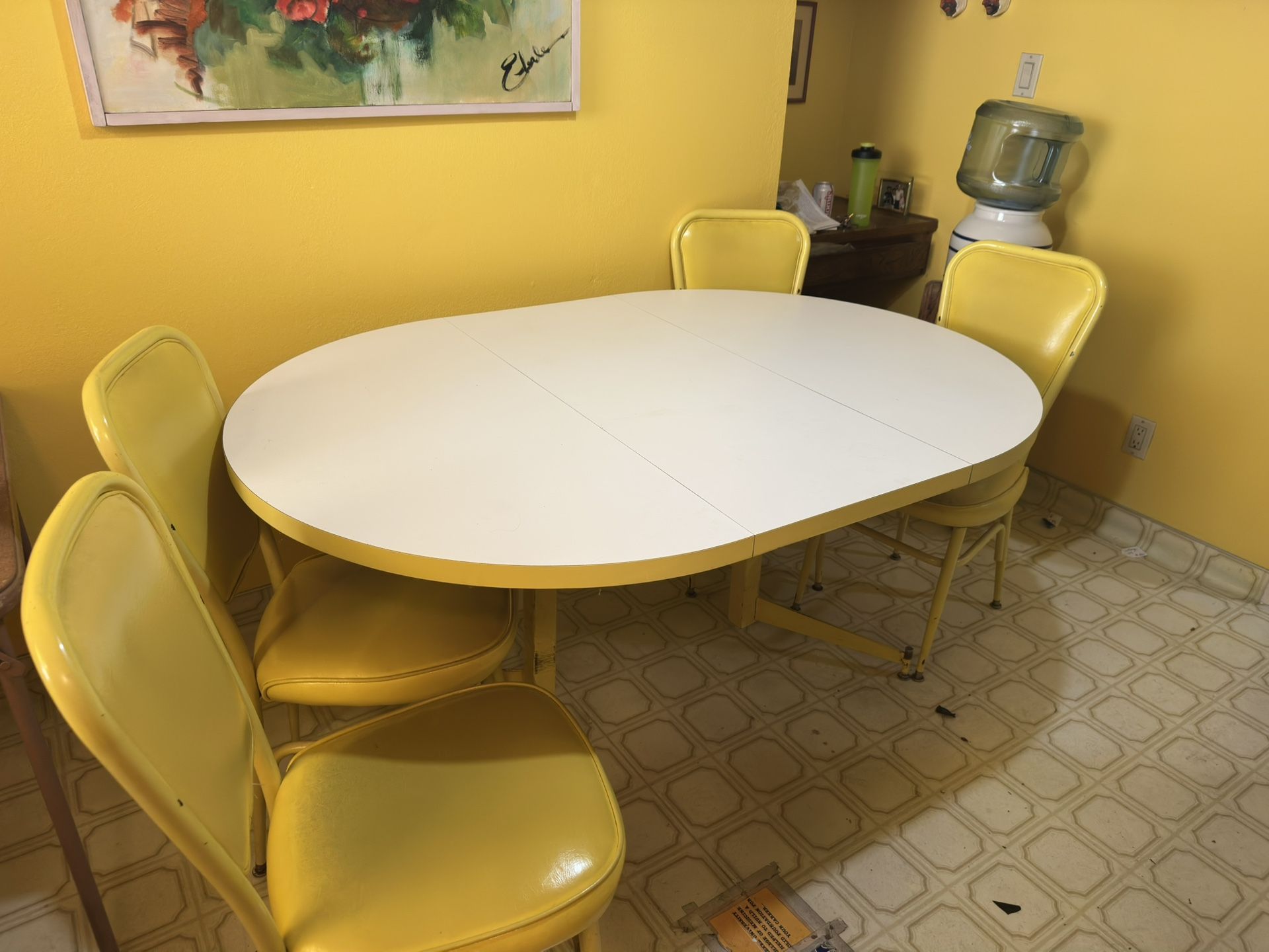 1970’s Vintage Formica Kitchen / Dining Table & 6 Chairs.