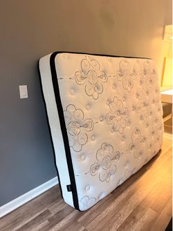 hybrid queen mattress like new