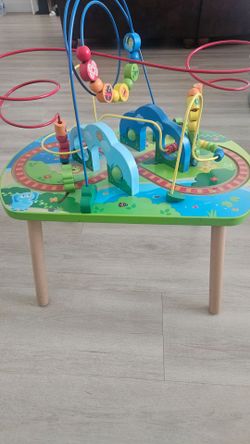 Toy activity table