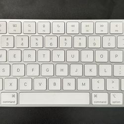 Apple Magic Keyboard 