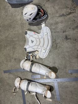 Softball Easton Catchers Gear