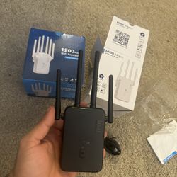 WiFi Extender, WiFi Booster 1200Mbps Wi-Fi Signal Booster Amplifier for Home Cover up to 12880 sq.ft & 100 Devices Dual Band Repeater (2.4/5GHz), 4 An