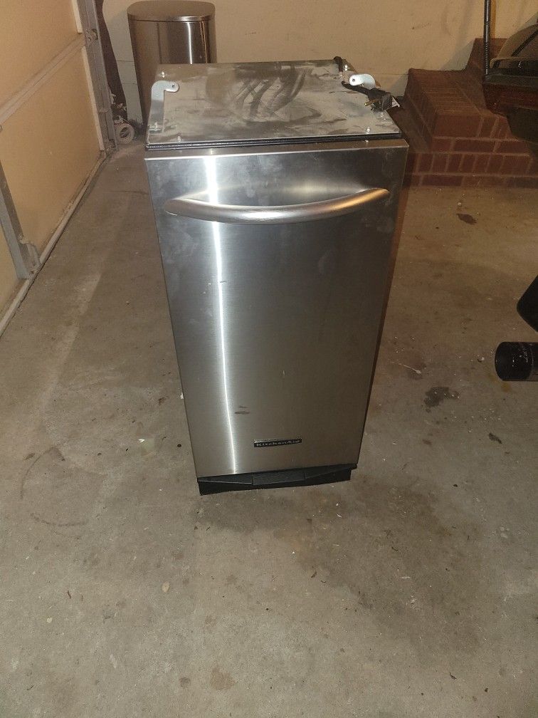 Kitchenaid Trash Compactor for Sale in Atlanta, GA OfferUp