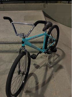 Throne TIFFANY 29er looking for purple shadow frame trades