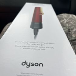 Dyson Airstrait