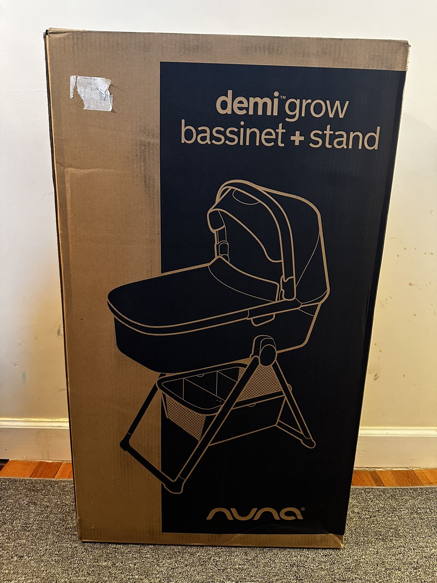 Nuna Demi™ Grow Bassinet + Stand