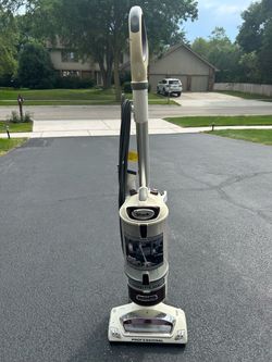 Shark Rotator Professional Vacuum Cleaner. Intertek Model # (contact info removed)