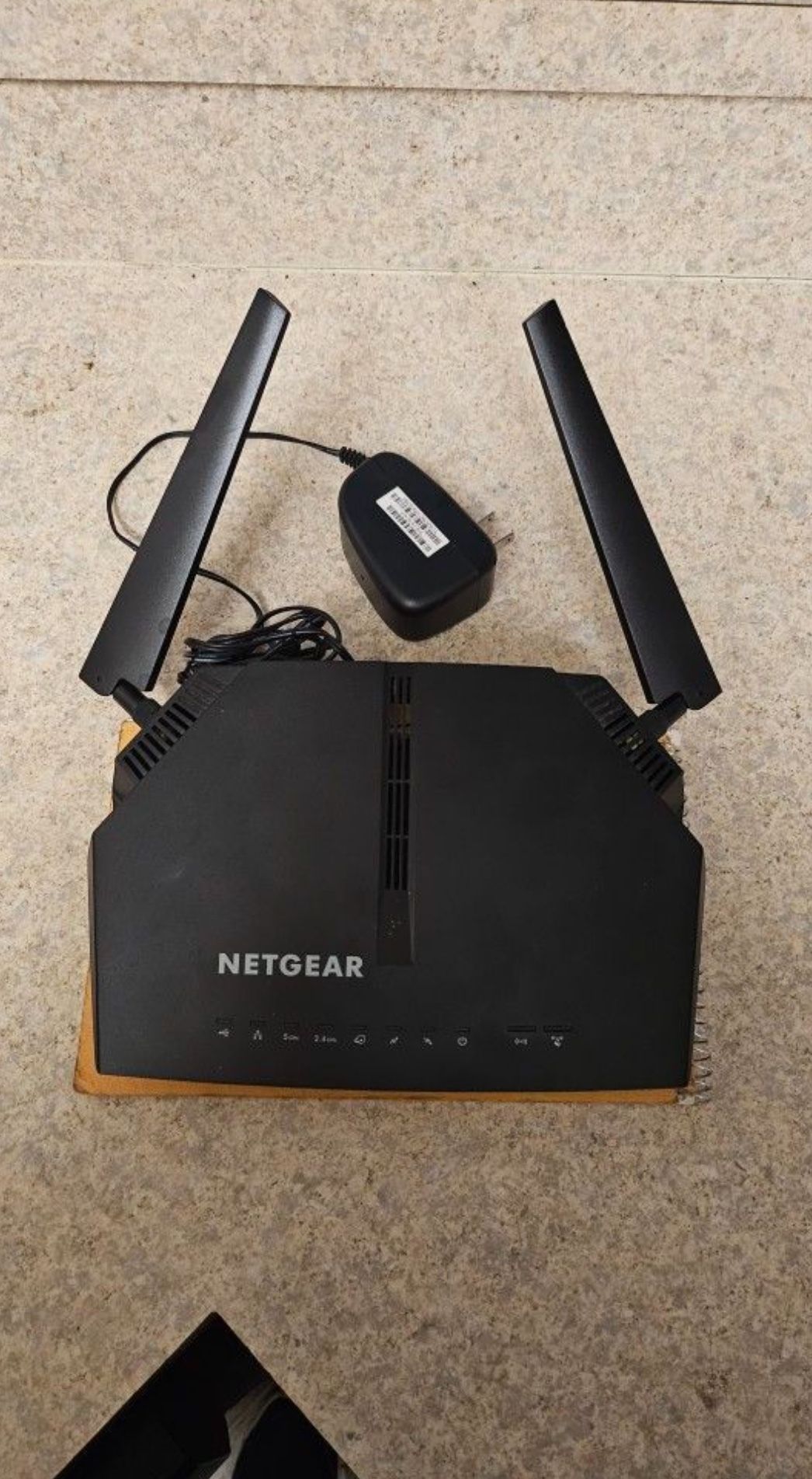 Netgear C6220
