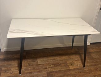 Sintered stone like marble table